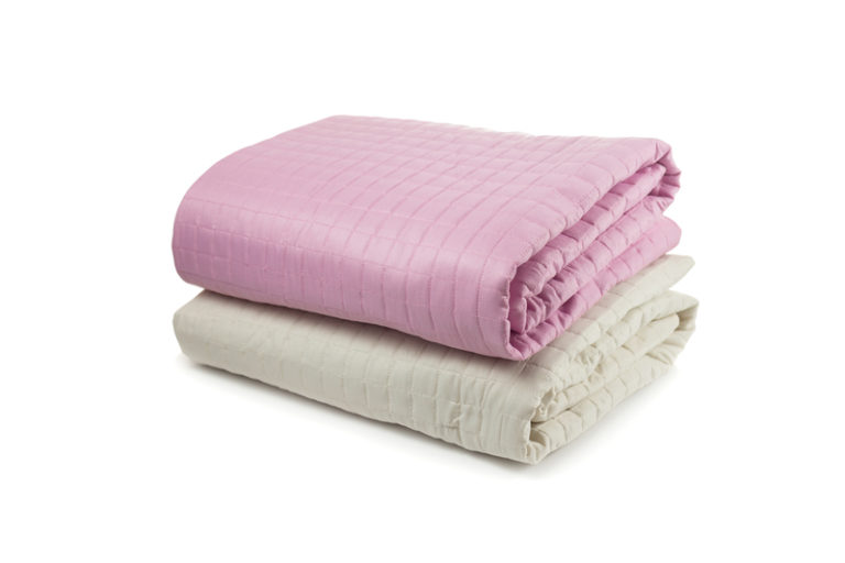 blanket-quilt-cover-laundry-dry-cleaning-singapore-comforter-laundry